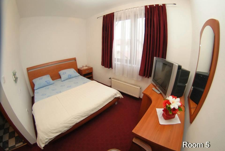 Motel Bella Italia Ilidža Buitenkant foto